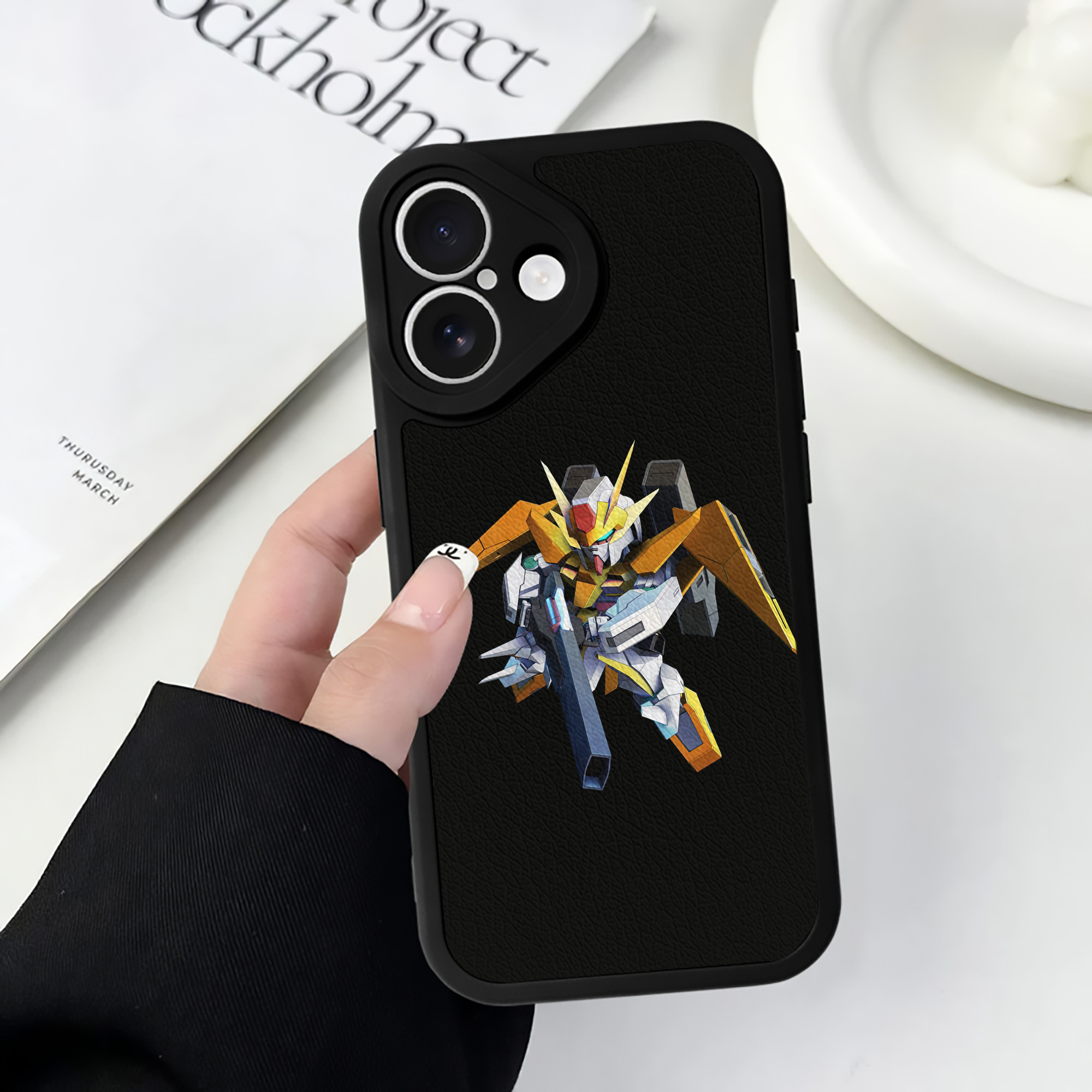（画像用） 機動戦士ガンダム Mobile Suit Gundam 【iPhone 16シリーズ対応】シリコンスマホケース（レザー調） 材質：シリコン